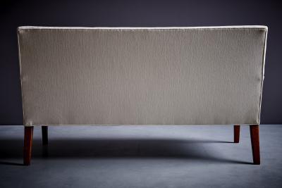 Jens Risom Newly upholstered Kvadrat Jens Risom settee or two seater USA 1950s
