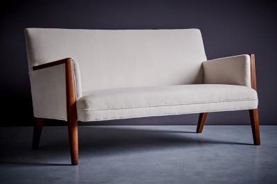 Jens Risom Newly upholstered Kvadrat Jens Risom settee or two seater USA 1950s