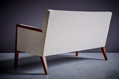 Jens Risom Newly upholstered Kvadrat Jens Risom settee or two seater USA 1950s