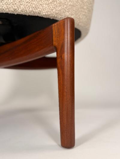 Jens Risom Pair of Jens Risom Swivel Lounge Chairs in Cream Boucl with Walnut Bases