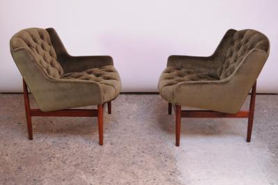 Jens Risom Pair of Jens Risom Walnut Floating Lounge Chairs in Olive Velvet