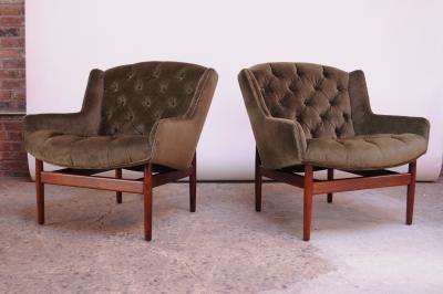 Jens Risom Pair of Jens Risom Walnut Floating Lounge Chairs in Olive Velvet