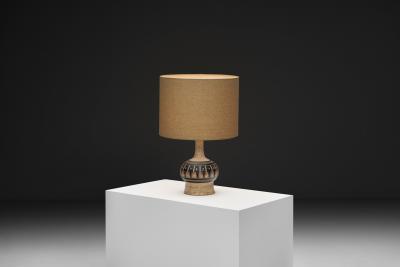 Jette Heller e Stoneware Table Lamp with Black Glazed Reliefs by Jette Heller e Denmark 1970s