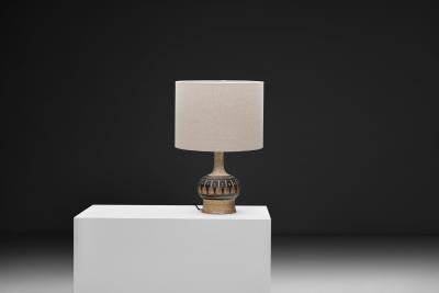 Jette Heller e Stoneware Table Lamp with Black Glazed Reliefs by Jette Heller e Denmark 1970s