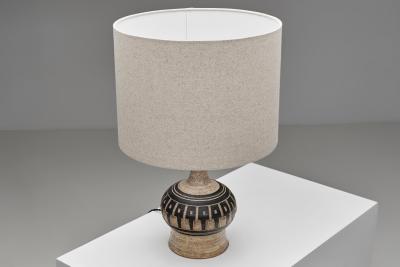 Jette Heller e Stoneware Table Lamp with Black Glazed Reliefs by Jette Heller e Denmark 1970s
