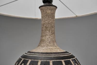 Jette Heller e Stoneware Table Lamp with Black Glazed Reliefs by Jette Heller e Denmark 1970s