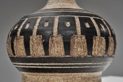 Jette Heller e Stoneware Table Lamp with Black Glazed Reliefs by Jette Heller e Denmark 1970s