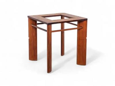 Joaquim Tenreiro Round Dining Table with Curved Legs by Joaquim Tenreiro 1950s