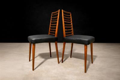 Joaquim Tenreiro Set of 2 Chairs in Hardwood Leather Joaquim Tenreiro 1950s