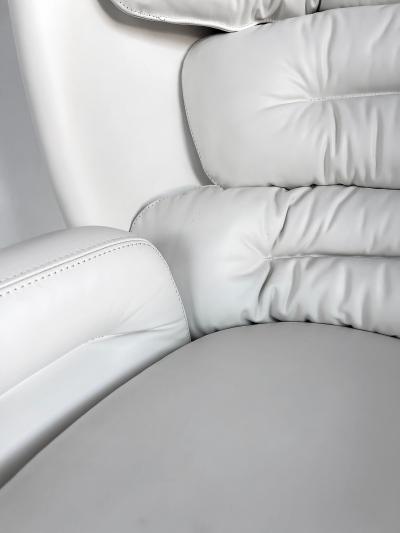 Joe Colombo Joe Colombo Elda Swivel Chair Fratelli Longhi White Leather 4 Available