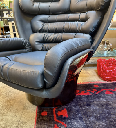 Joe Colombo Joe Colombo Swivel Elda Leather Lounge Chair