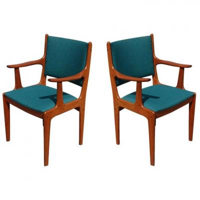 Johannes Andersen Set of Eight Johannes Andersen for Uldum Mobelfabrik Danish Teak Dining Chairs