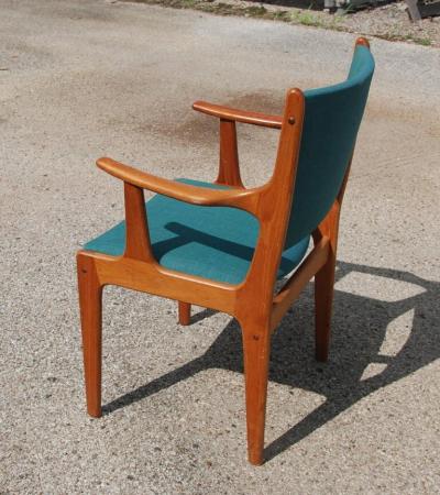 Johannes Andersen Set of Eight Johannes Andersen for Uldum Mobelfabrik Danish Teak Dining Chairs