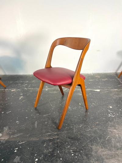 Johannes Andersen Set of Six Johannes Andersen Dining Chairs for Vamo Sonde Denmark