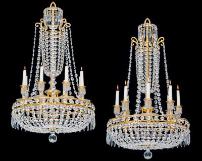 John Blades A FINE PAIR OF REGENCY PERIOD CHANDELIERS BY JOHN BLADES