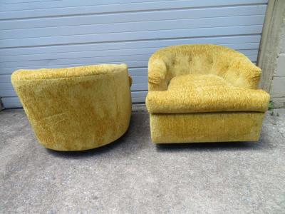 John Stuart Handsome Pair of John Stuart Swivel Barrel Back Lounge Chairs Mid Century Modern