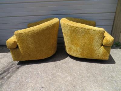 John Stuart Handsome Pair of John Stuart Swivel Barrel Back Lounge Chairs Mid Century Modern