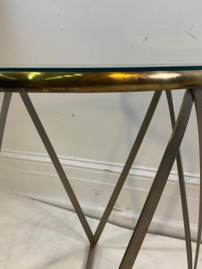 John Vesey JOHN VESEY BRASS AND BRUSHED ALUMINUM STRAP WITH BALL CAGE FORM TABLE