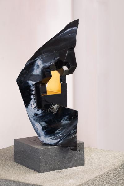 Jorge Y zpik UNTITLED S T Obsidian gold leaf and volcanic rock sculpture