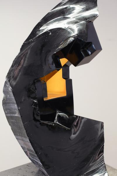 Jorge Y zpik UNTITLED S T Obsidian gold leaf and volcanic rock sculpture