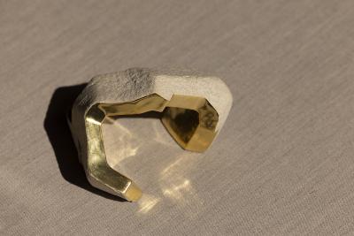 Jorge Y zpik Untitled Sin Titulo sculpture solid clay gold leaf beige 2