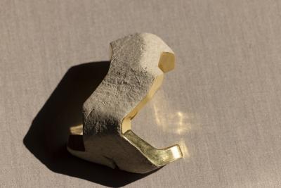 Jorge Y zpik Untitled Sin Titulo sculpture solid clay gold leaf beige 2