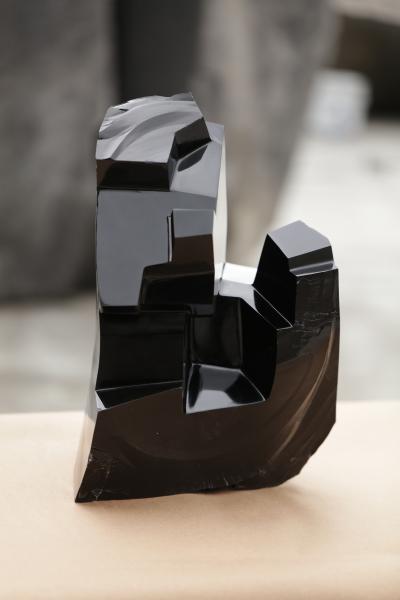 Jorge Y zpik Untitled sculpture Obsidian I