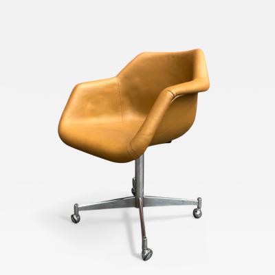 Jorge Zalszupin Brazilian Modern Armchair in Leather and Metal Jorge Zalszupin 1960s