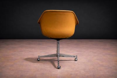 Jorge Zalszupin Mid Century Modern Armchair in Leather and Metal Jorge Zalszupin 1960s