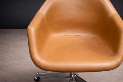 Jorge Zalszupin Mid Century Modern Armchair in Leather and Metal Jorge Zalszupin 1960s