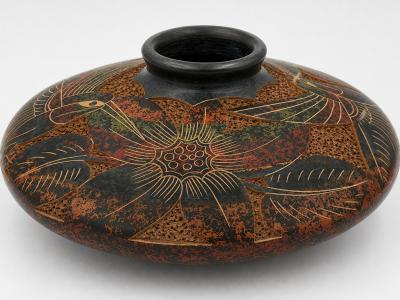Jose Guerrero Nicaraguan Carved Hummingbird Studio Art Pottery Vessel by Jose Guerrero