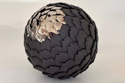 Juliette Clovis Black Immortelle Serie Kinetic Garden