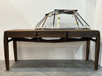 Julio Mart nez Barnetche CABINA a gem vitrine