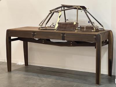 Julio Mart nez Barnetche CABINA a gem vitrine