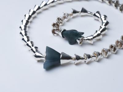 Julio Mart nez Barnetche JADE BELL jewelry set
