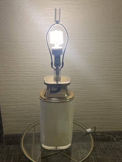 Karl Springer MODERN LUCITE AND BRASS TESELLATED BONE LAMP IN THE MANNER OF KARL SPRINGER