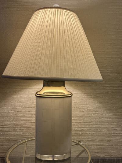 Karl Springer MODERN LUCITE AND BRASS TESELLATED BONE LAMP IN THE MANNER OF KARL SPRINGER