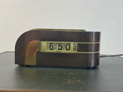 Kem Weber MODERNIST STREAMLINE ART DECO CLOCK ZEPHYR BY KEM WEBER