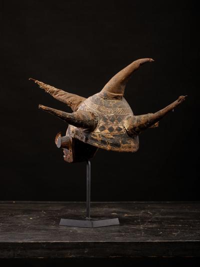 Kholuka ou Mbaala mask by the hand of Nkaleweni the Master of the Frontier 