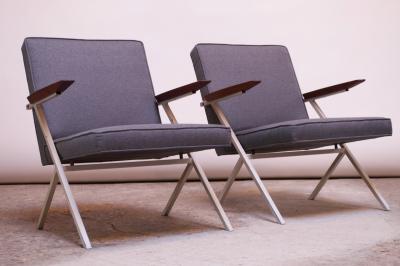 Knoll and Drake Pair of Model R 83 Armchairs by Ladislav Rado for Knoll Drake