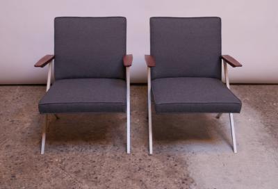 Knoll and Drake Pair of Model R 83 Armchairs by Ladislav Rado for Knoll Drake