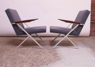 Knoll and Drake Pair of Model R 83 Armchairs by Ladislav Rado for Knoll Drake