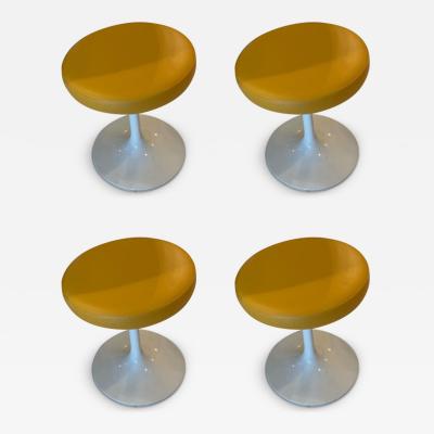 Knoll set table four stools