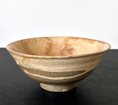 Korean Buncheong Ceramic Hakeme Tea Bowl with White Slip Glaze Joseon Dynasty