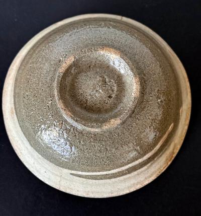 Korean Buncheong Ceramic Hakeme Tea Bowl with White Slip Glaze Joseon Dynasty