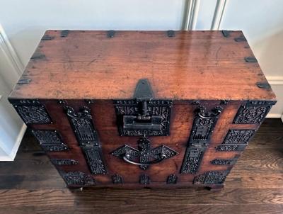 Korean Pyongyang Do Bandaji Chest Joseon Dynasty