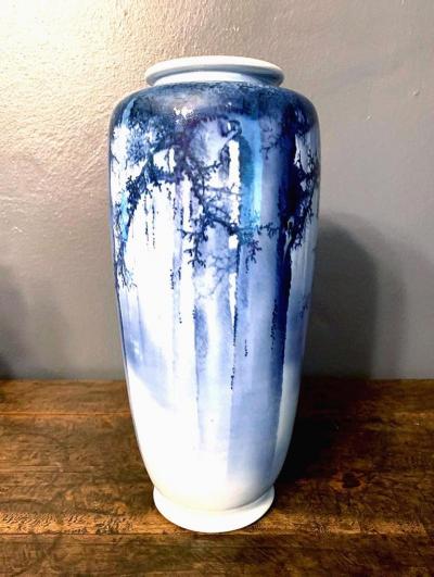 Kozan Makuzu A Large Japanese Blue and White Vase by Mazuku Kozan Meiji Period