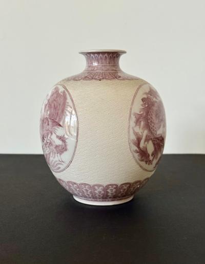 Kozan Makuzu Fine Japanese Porcelain Vase with Carving by Makuzu Kozan Meiji Period