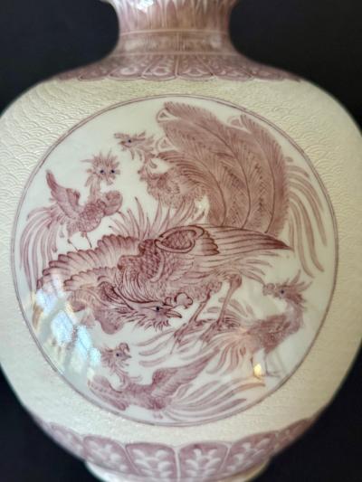 Kozan Makuzu Fine Japanese Porcelain Vase with Carving by Makuzu Kozan Meiji Period