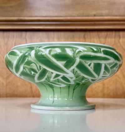 Kozan Makuzu Japanese Porcelain Stem Bowl by Makuzu Kozan Meiji Period